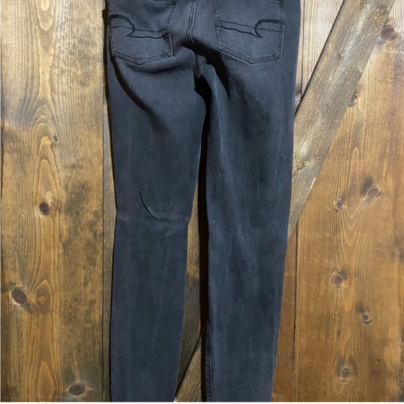Women’s American Eagle Black Super Stretch distressed Jegging, size 0 - Picture 5 of 9